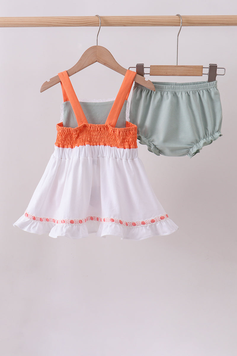 Abby & Evie Premium
SAGE STRAWBERRY EMBROIDERY RUFFLE BLOOMER SET