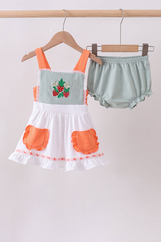 Abby & Evie Premium
SAGE STRAWBERRY EMBROIDERY RUFFLE BLOOMER SET